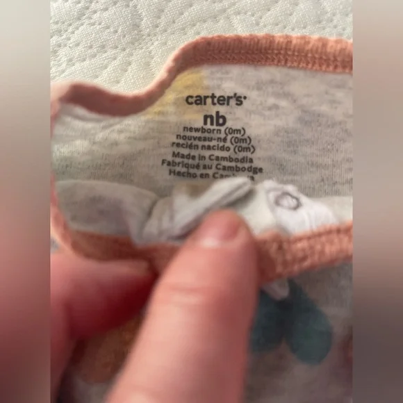 Carter’s newborn one piece with footies Sleep wear - Picture 5 of 11